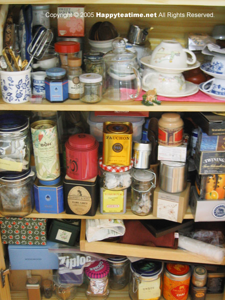 20051210_01_tea-cabinet