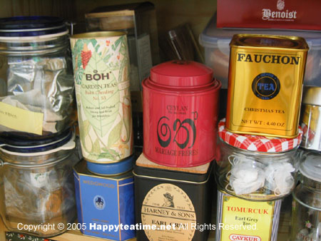 20051210_06_tea-cabinet